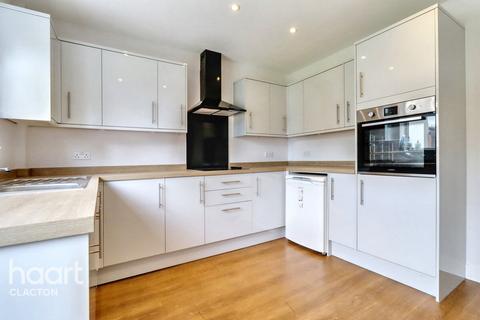 2 bedroom semi-detached bungalow for sale, Colchester Road, Clacton-On-Sea