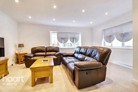 2 bedroom detached bungalow for sale, Frinton Road, Clacton-On-Sea