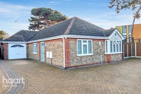 3 bedroom detached bungalow for sale, Abbigail Gardens, Clacton-On-Sea