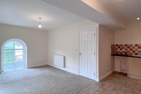 3 bedroom maisonette to rent, Temple Street, Llandrindod Wells, LD1