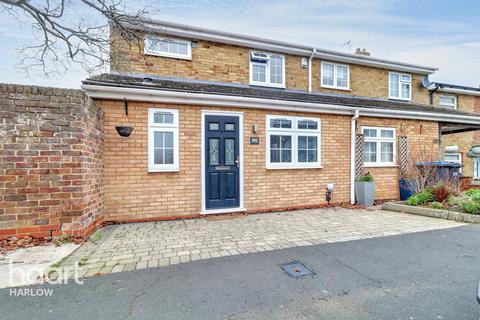 undefined, Hollyfield, Harlow