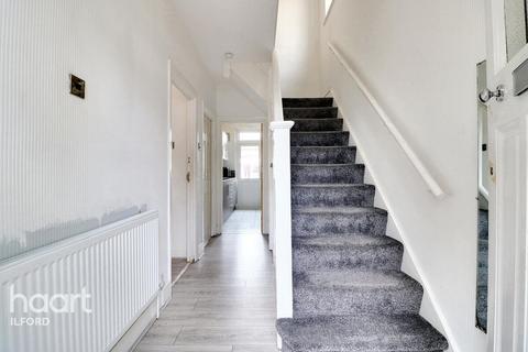 3 bedroom end of terrace house for sale, Sheringham Drive, Barking