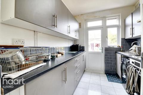 3 bedroom end of terrace house for sale, Sheringham Drive, Barking