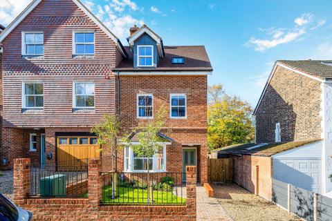 4 bedroom end of terrace house for sale, Ranelagh Road, Redhill RH1