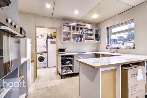 5 bedroom chalet for sale, The Street, Clacton-On-Sea