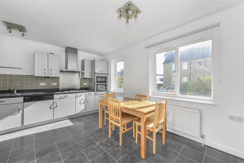 4 bedroom apartment to rent, Torres Square, Isle of Dogs, London, E14