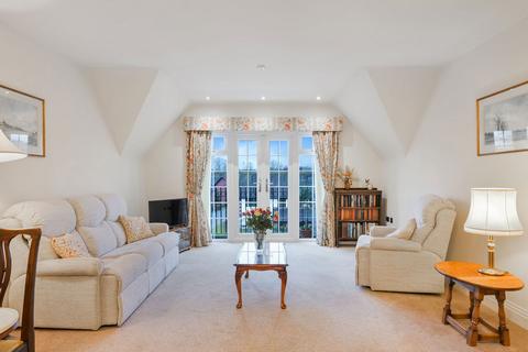 3 bedroom penthouse for sale, Wyckham House, Oxted RH8