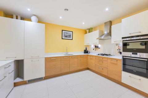 3 bedroom penthouse for sale, Wyckham House, Oxted RH8