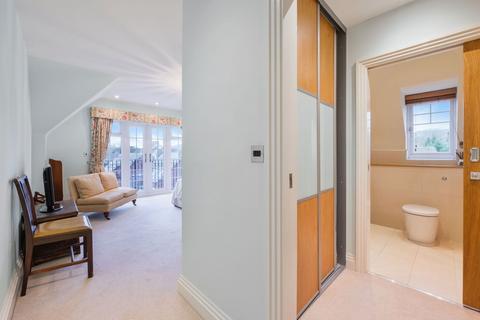 3 bedroom penthouse for sale, Wyckham House, Oxted RH8