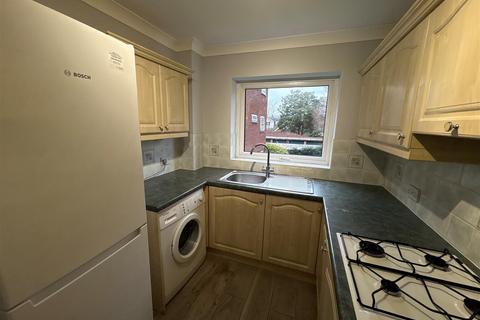 2 bedroom flat for sale, Northenden Road, Sale
