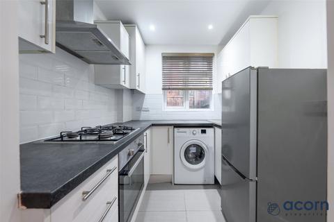 2 bedroom maisonette for sale, Buck Lane, London NW9