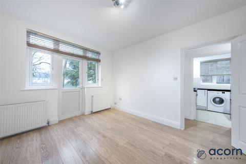 2 bedroom maisonette for sale, Buck Lane, London NW9