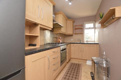 2 bedroom flat to rent, Cator Road Sydenham SE26
