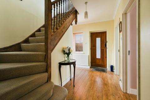 4 bedroom detached house for sale, Orchard Way, Hurst Green RH8