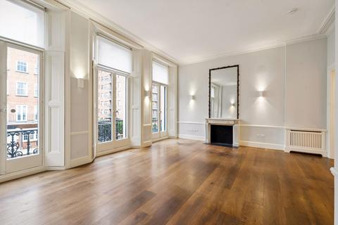 Ennismore Gardens, Knightsbridge, London, SW7