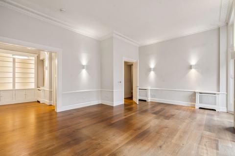 undefined, Ennismore Gardens, Knightsbridge, London, SW7