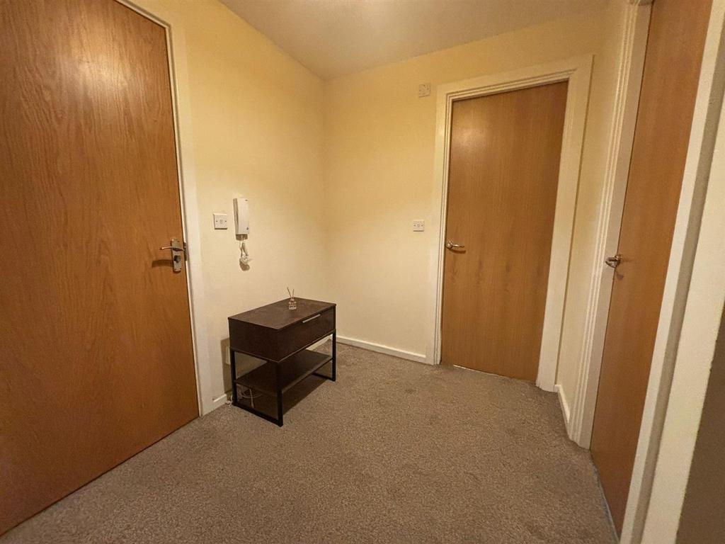Hallway.jpeg
