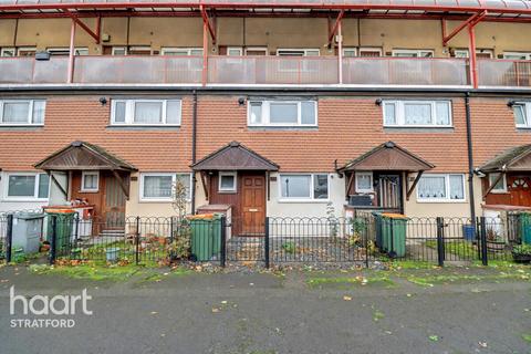 3 bedroom maisonette for sale, Hurry Close, Stratford