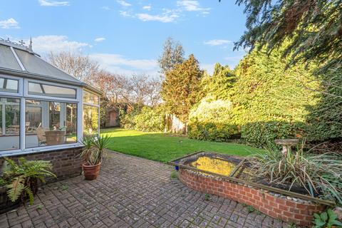 undefined, Gainsborough Close, Esher, KT10