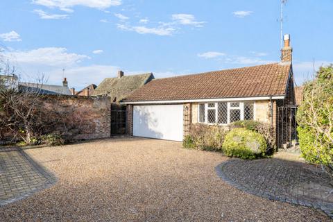 3 bedroom bungalow for sale, Gainsborough Close, Esher, KT10