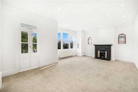 3 bedroom flat for sale, Broomfield Avenue, Palmers Green, N13
