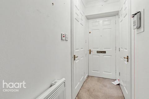 undefined, Fairfield Path, Croydon
