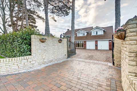 5 bedroom detached house for sale, Chelveston Road, Wellingborough NN9