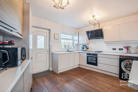 3 bedroom semi-detached house for sale, Caterham Avenue, Ilford, IG5