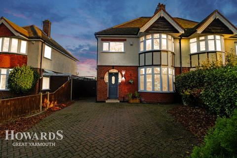 3 bedroom semi-detached house for sale, Lawn Avenue, Great Yarmouth