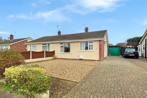 2 bedroom semi-detached bungalow for sale, Paddock Way, Wivenhoe, Colchester, CO7