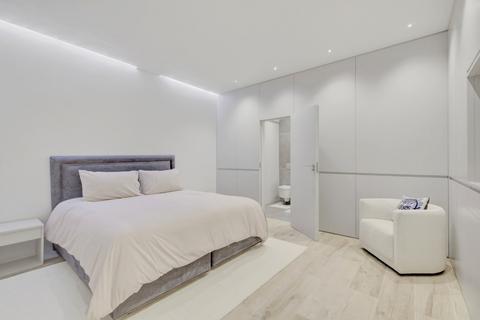 4 bedroom terraced house to rent, Princes Mews, Bayswater, London, W2