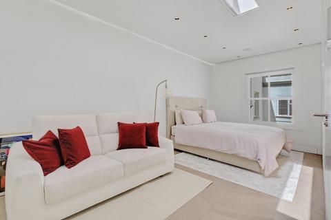 4 bedroom terraced house to rent, Princes Mews, Bayswater, London, W2