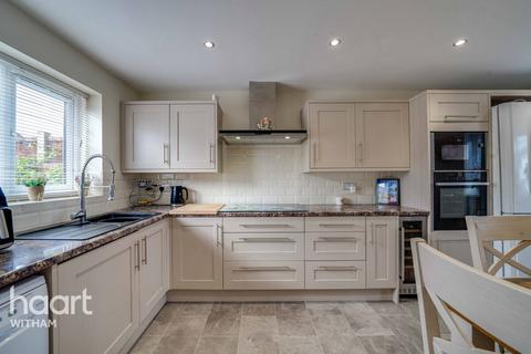 3 bedroom end of terrace house for sale, Humber Road, Witham