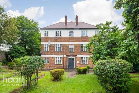 2 bedroom flat for sale, Elder Gardens, London