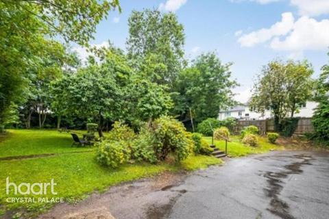 2 bedroom flat for sale, Elder Gardens, London