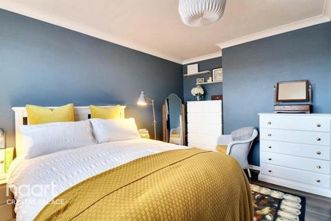 2 bedroom maisonette for sale, Groombridge House, Penge