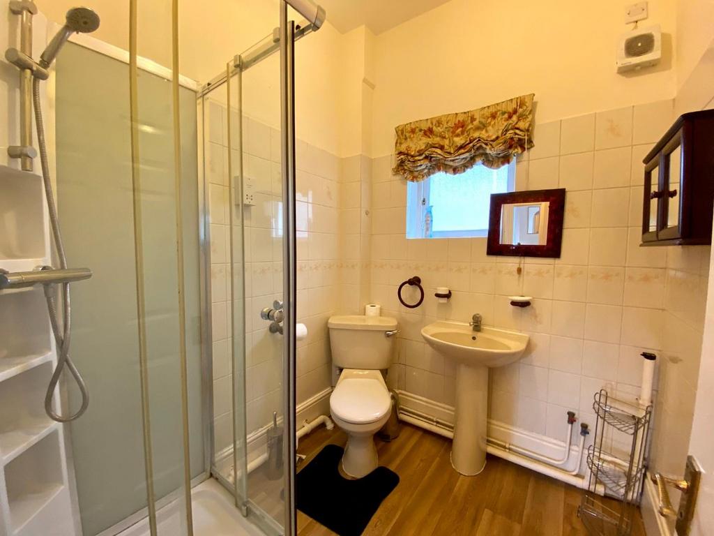 Bathroom.jpeg