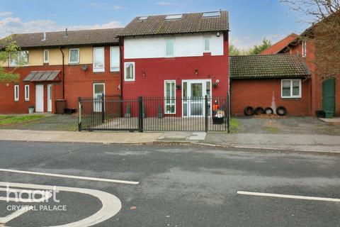 4 bedroom terraced house for sale, Selby Road, London