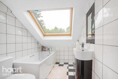 4 bedroom terraced house for sale, Selby Road, London