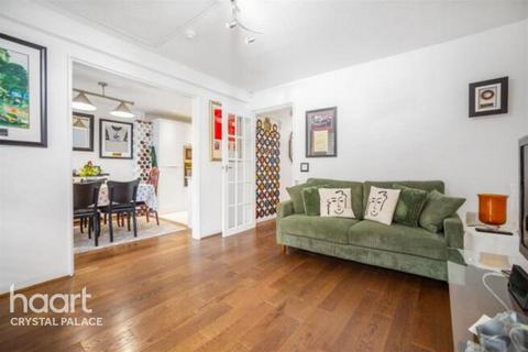 4 bedroom terraced house for sale, Selby Road, LONDON