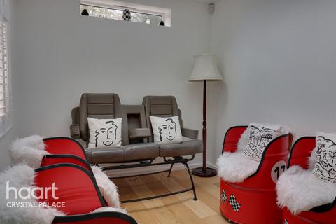 4 bedroom terraced house for sale, Selby Road, LONDON