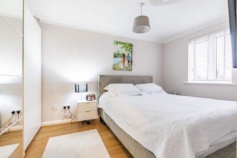 2 bedroom apartment to rent, Walsingham Close, Hertfordshire AL10