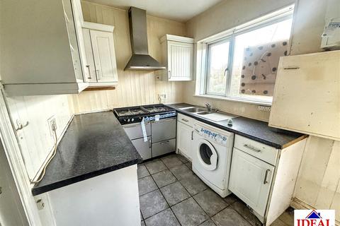 3 bedroom end of terrace house for sale, The Crescent, Woodlands, Doncaster