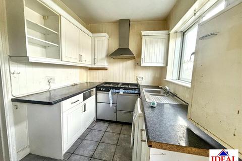 3 bedroom end of terrace house for sale, The Crescent, Woodlands, Doncaster