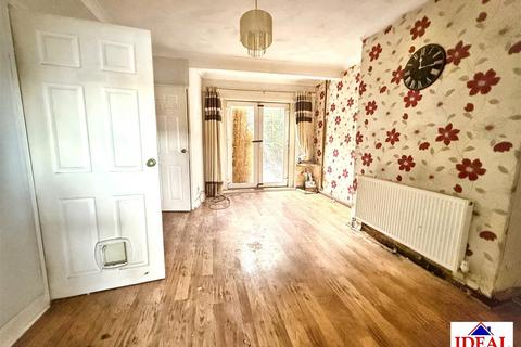 3 bedroom end of terrace house for sale, The Crescent, Woodlands, Doncaster