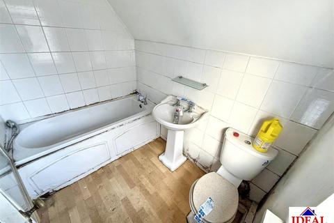 3 bedroom end of terrace house for sale, The Crescent, Woodlands, Doncaster