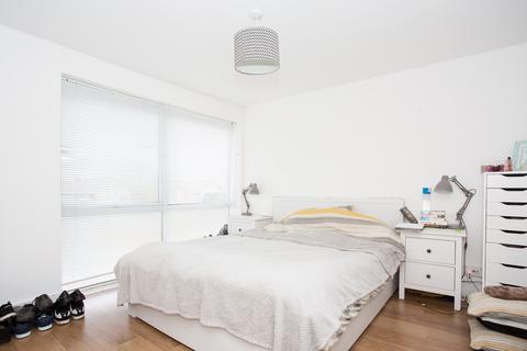 2 bedroom apartment to rent, Meadow Close, St Albans AL2