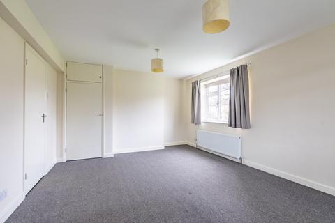 2 bedroom maisonette to rent, The Ridgeway, Hertfordshire AL4