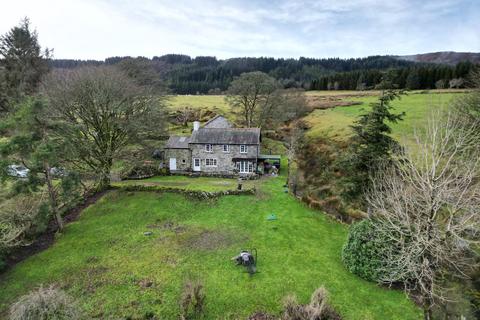 3 bedroom detached house for sale, Maes Gwyn, Llanuwchllyn