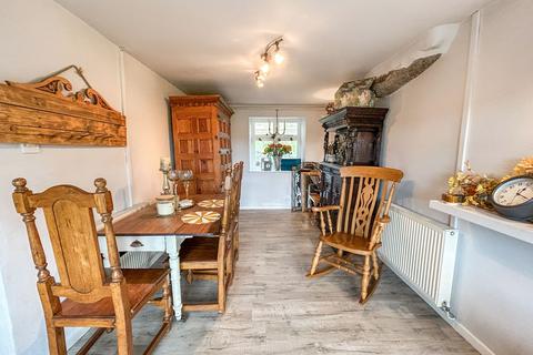 3 bedroom detached house for sale, Maes Gwyn, Llanuwchllyn